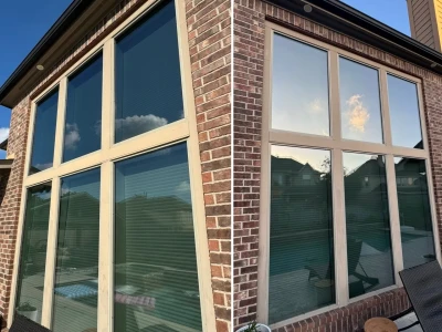 Residential window cleaning before and after in Westover Park, League City, Texas