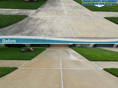 Before and after driveway cleaning in Pearland Highland Glen subdivision by Tidal Wash