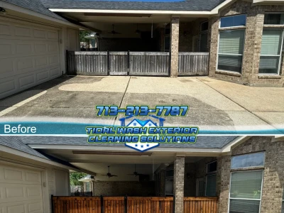 Before-and-after wood fence soft washing and sealer application results in Pearland